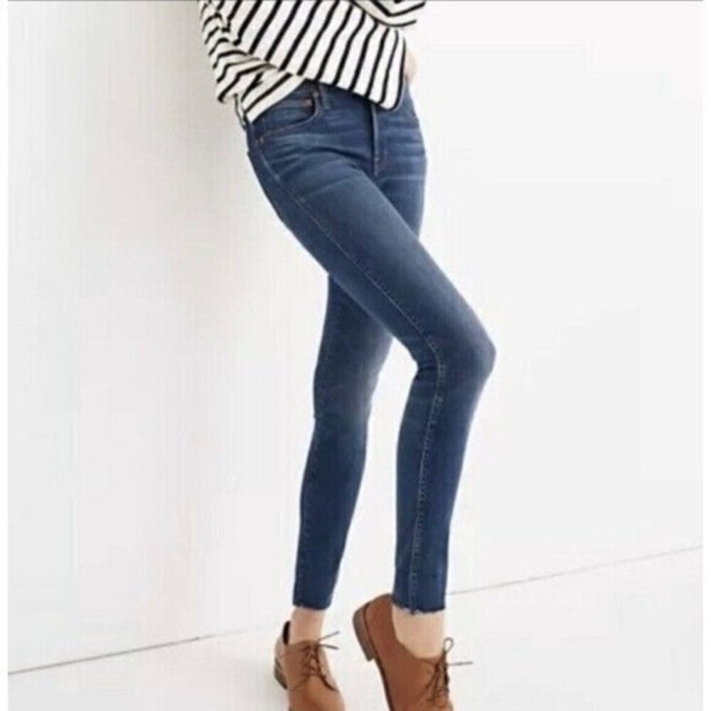 Madewell 9 Inch Mid Rise Skinny Jeans in Paloma Wash Raw Hem Edition